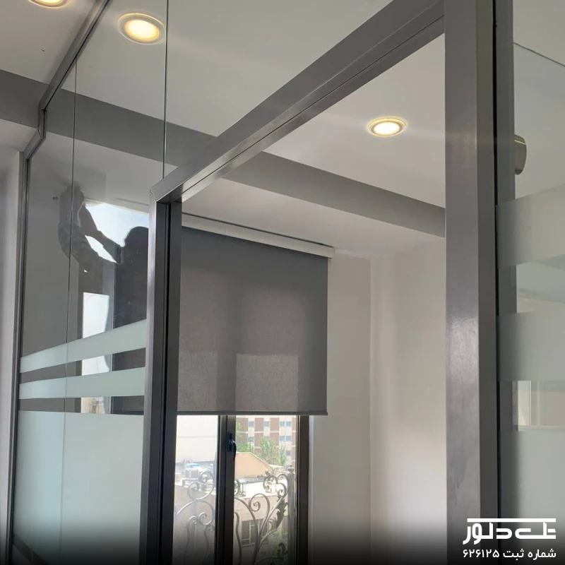 نصب پرده شید رنگین (11).jpg